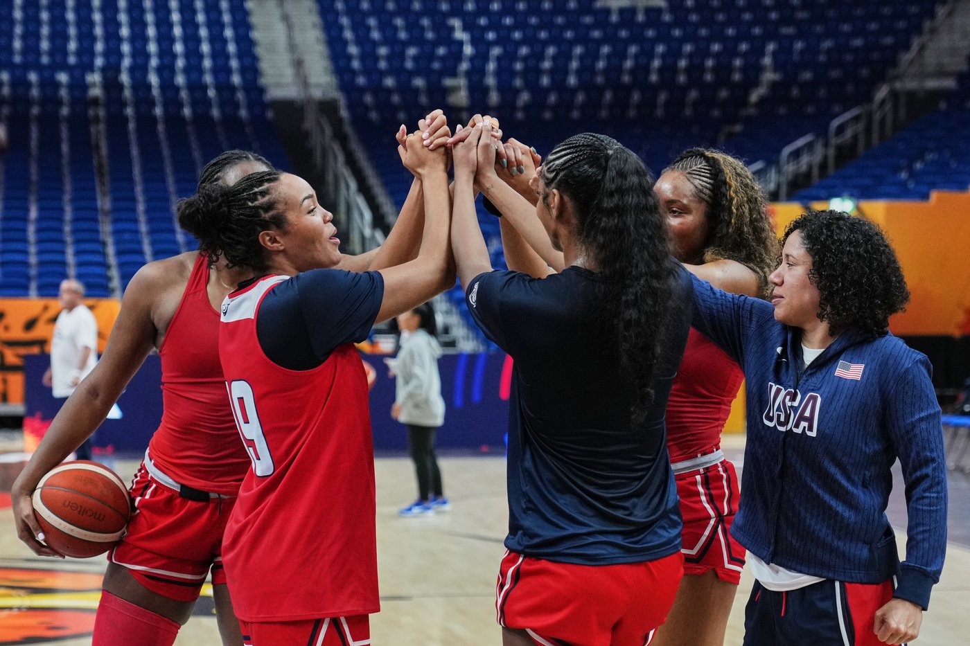 US women look to jell quickly in Berlin as World Cup looms with little practice time | iNFOnews.ca US women look to jell quickly in Berlin as World Cup looms with little practice time | iNFOnews.ca