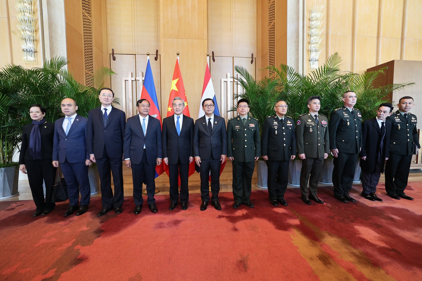 Top diplomats of China, Cambodia and Thailand meet as Beijing seeks a stronger role in dispute | iNFOnews.ca Top diplomats of China, Cambodia and Thailand meet as Beijing seeks a stronger role in dispute | iNFOnews.ca