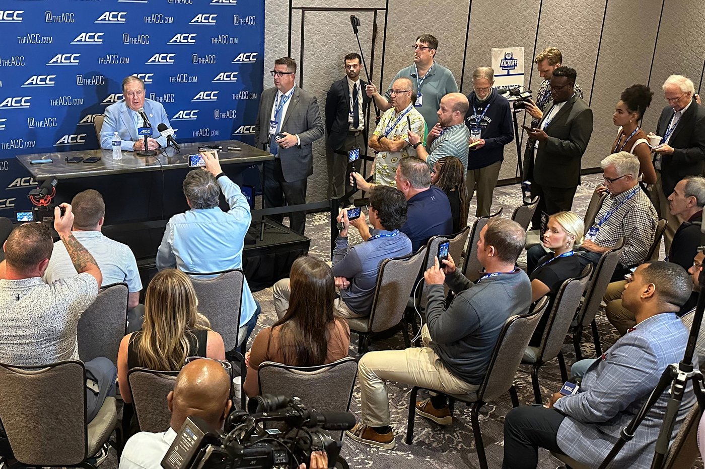 Bill Belichick's 1st college team struggled at UNC. He's hoping lessons learned lead to more success | iNFOnews.ca