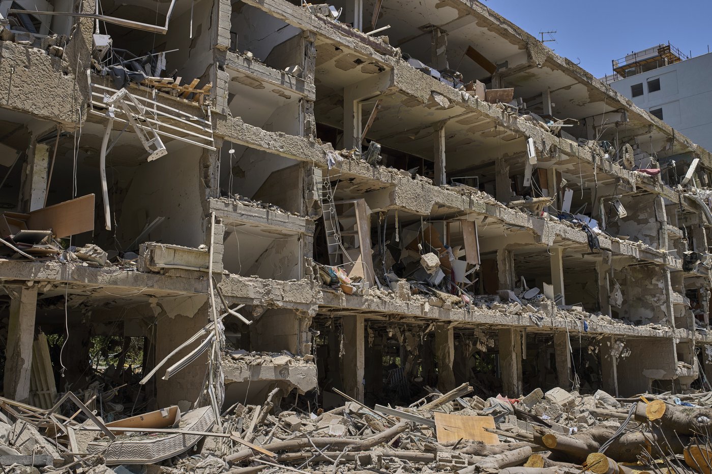 Iranian missile fired after US strikes causes heavy damage but few injuries in Tel Aviv | iNFOnews.ca