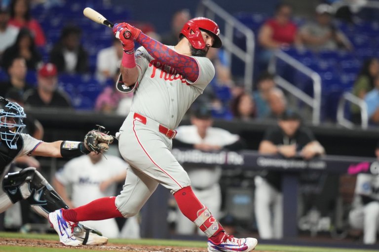 Phillies DH Kyle Schwarber out of starting lineup, expected to miss game in Miami due to illness | iNFOnews.ca