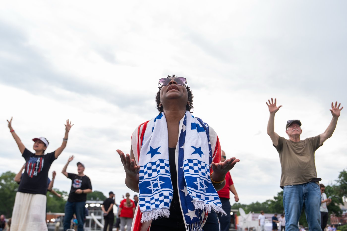 Washington prayer rally draws thousands to the National Mall, in photos | iNFOnews.ca