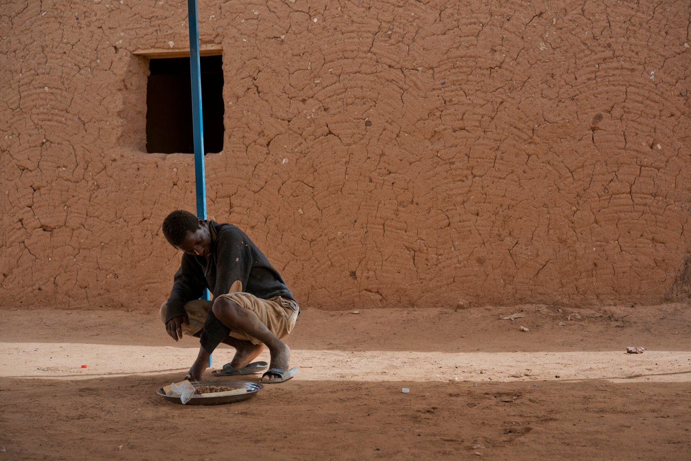 More than 1,800 migrants expelled from Algeria into Niger, rights group says | iNFOnews.ca More than 1,800 migrants expelled from Algeria into Niger, rights group says | iNFOnews.ca