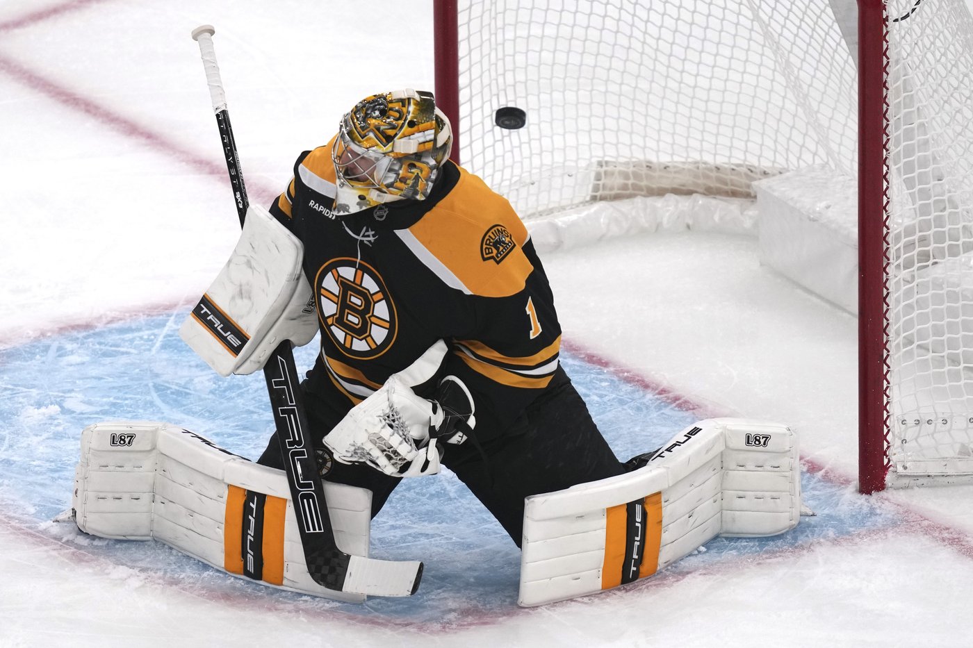 Bruins beat Capitals 4-1, hold Washington to season-low 11 shots. | iNFOnews.ca Bruins beat Capitals 4-1, hold Washington to season-low 11 shots. | iNFOnews.ca