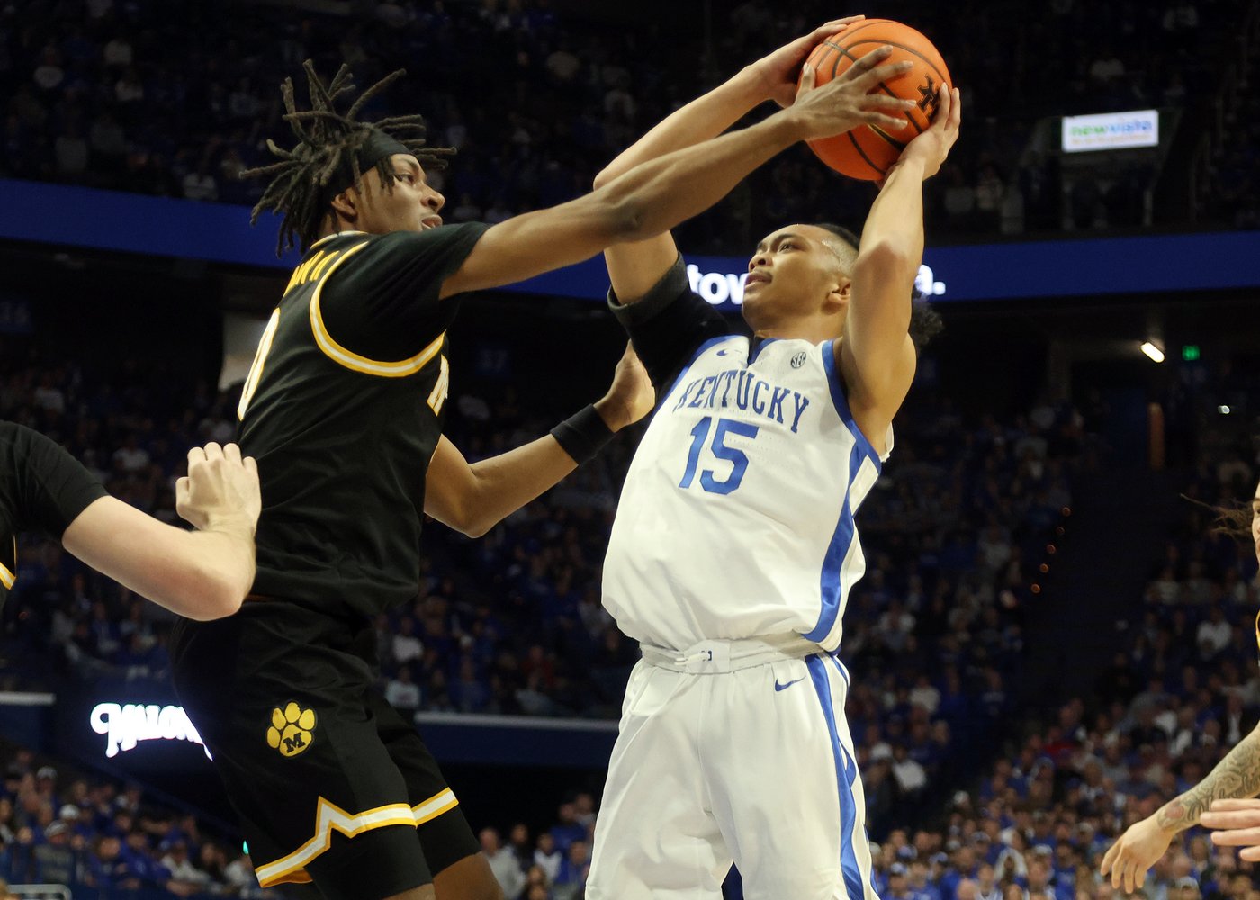 Missouri beats Kentucky 73-68 for first win in Lexington | iNFOnews.ca