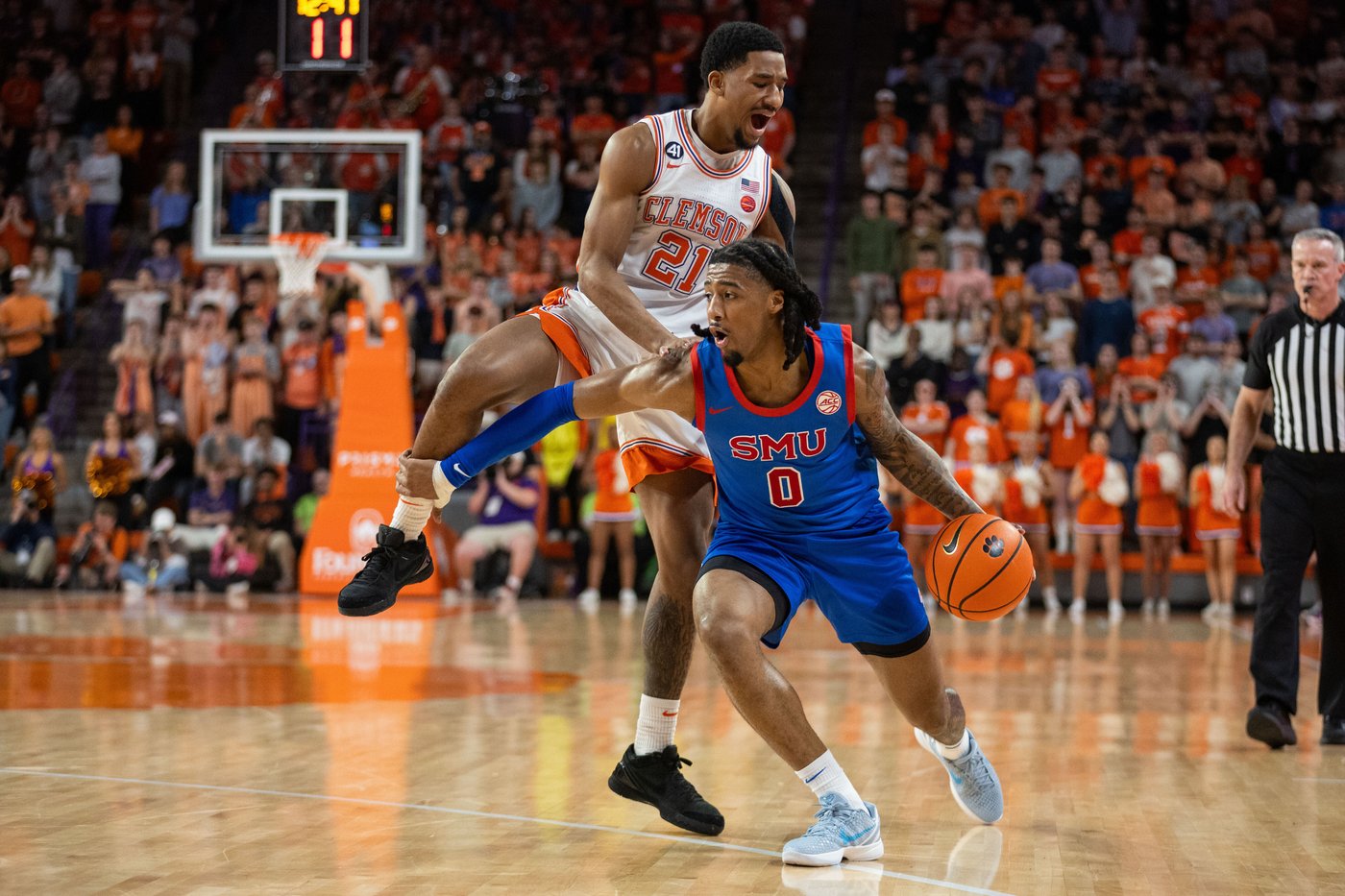 Godfrey's 17 points and Clemson's strong defense lead to 74-70 win over No. 24 SMU | iNFOnews.ca Godfrey's 17 points and Clemson's strong defense lead to 74-70 win over No. 24 SMU | iNFOnews.ca