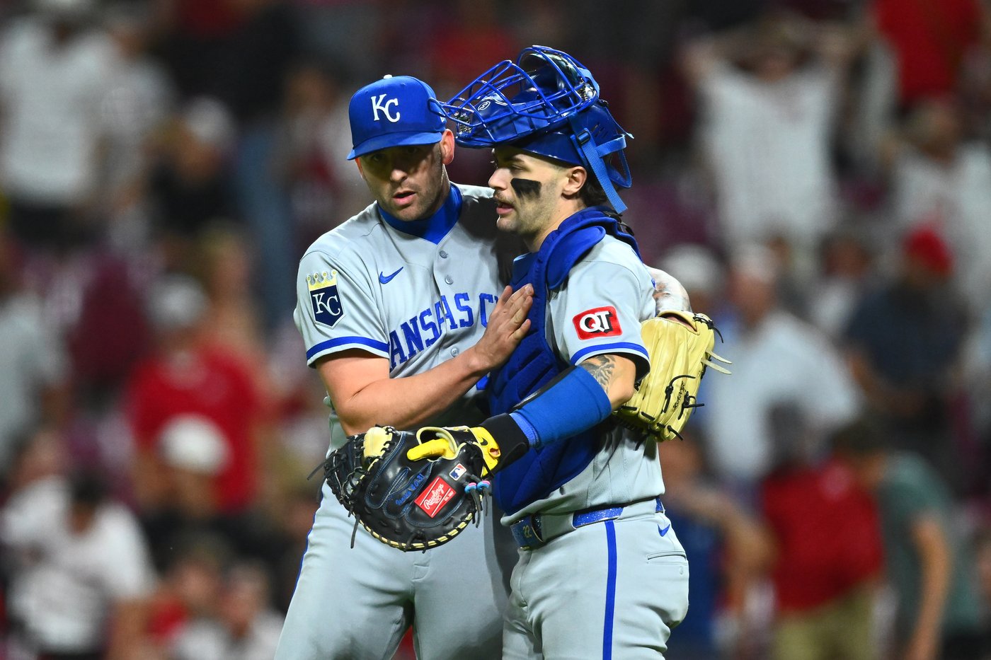 Massey hits tiebreaking RBI single in 9th inning, Royals beat Reds 5-2 | iNFOnews.ca Massey hits tiebreaking RBI single in 9th inning, Royals beat Reds 5-2 | iNFOnews.ca