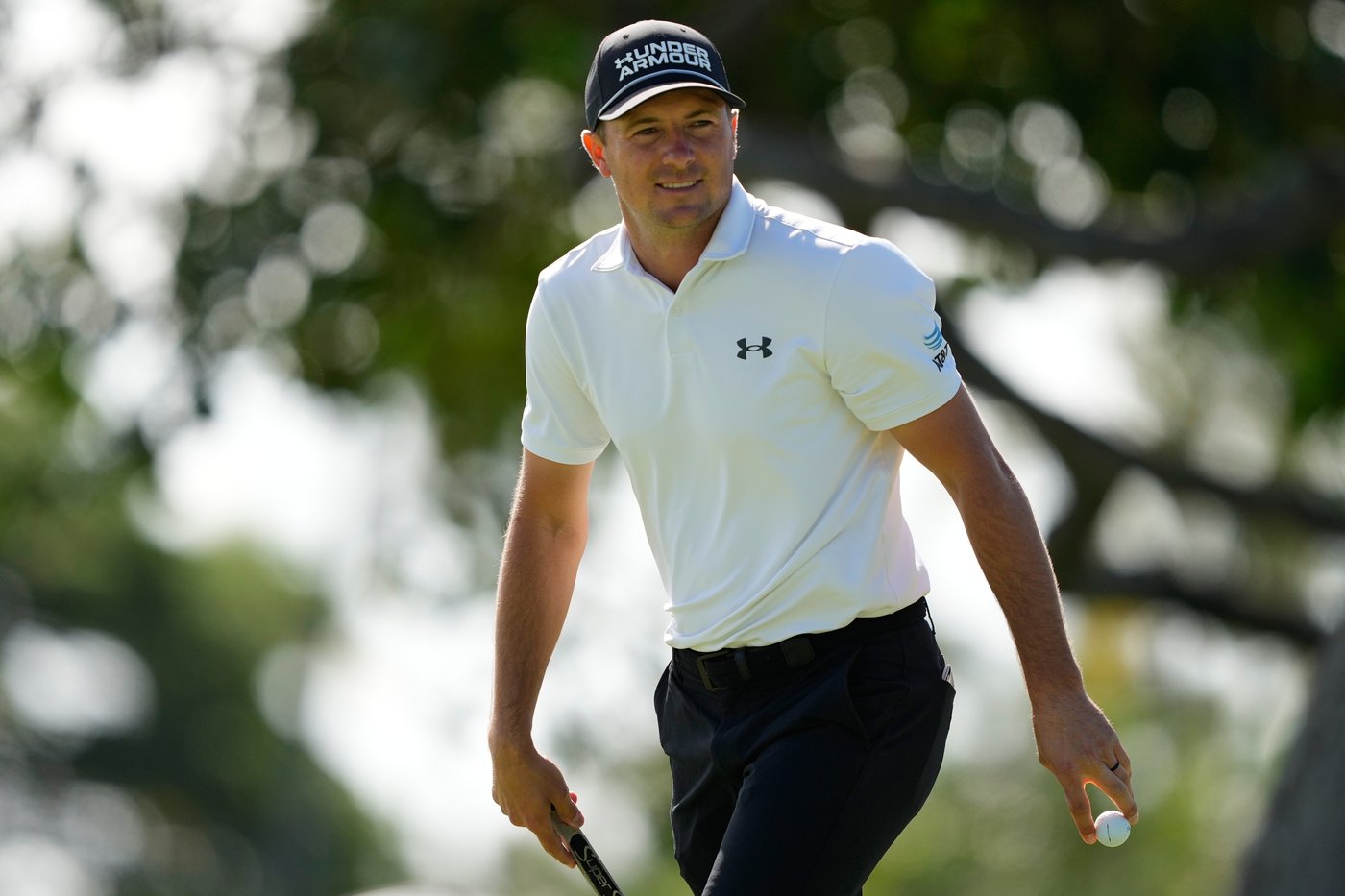 Riley, defending champ Taylor part of 5-way tie for lead at windy Sony Open | iNFOnews.ca Riley, defending champ Taylor part of 5-way tie for lead at windy Sony Open | iNFOnews.ca