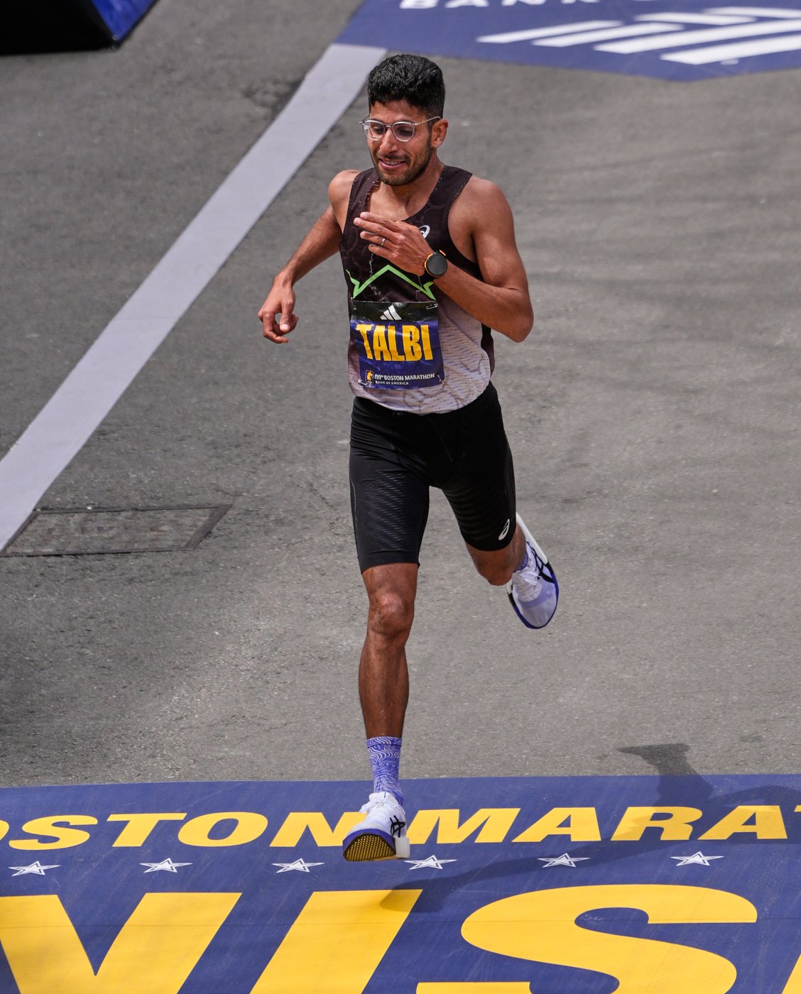 Zouhair Talbi and Jess McClain run the fastest times ever for Americans at the Boston Marathon | iNFOnews.ca