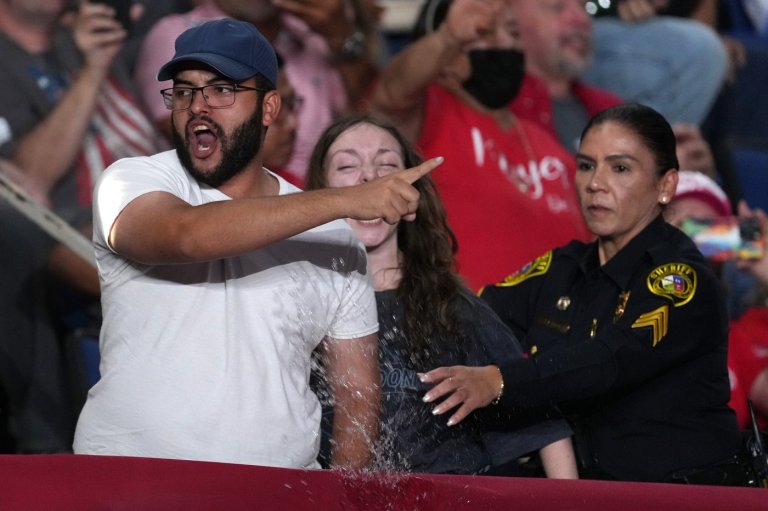 Trump interrupted by protesters as he fights to rally Texas voters behind Paxton in US Senate race | iNFOnews.ca