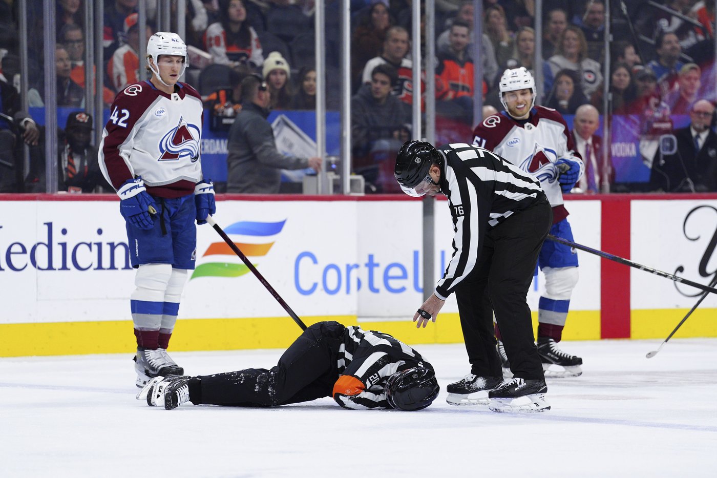 NHL referee Mitch Dunning communicative, can move extremities following violent collision | iNFOnews.ca