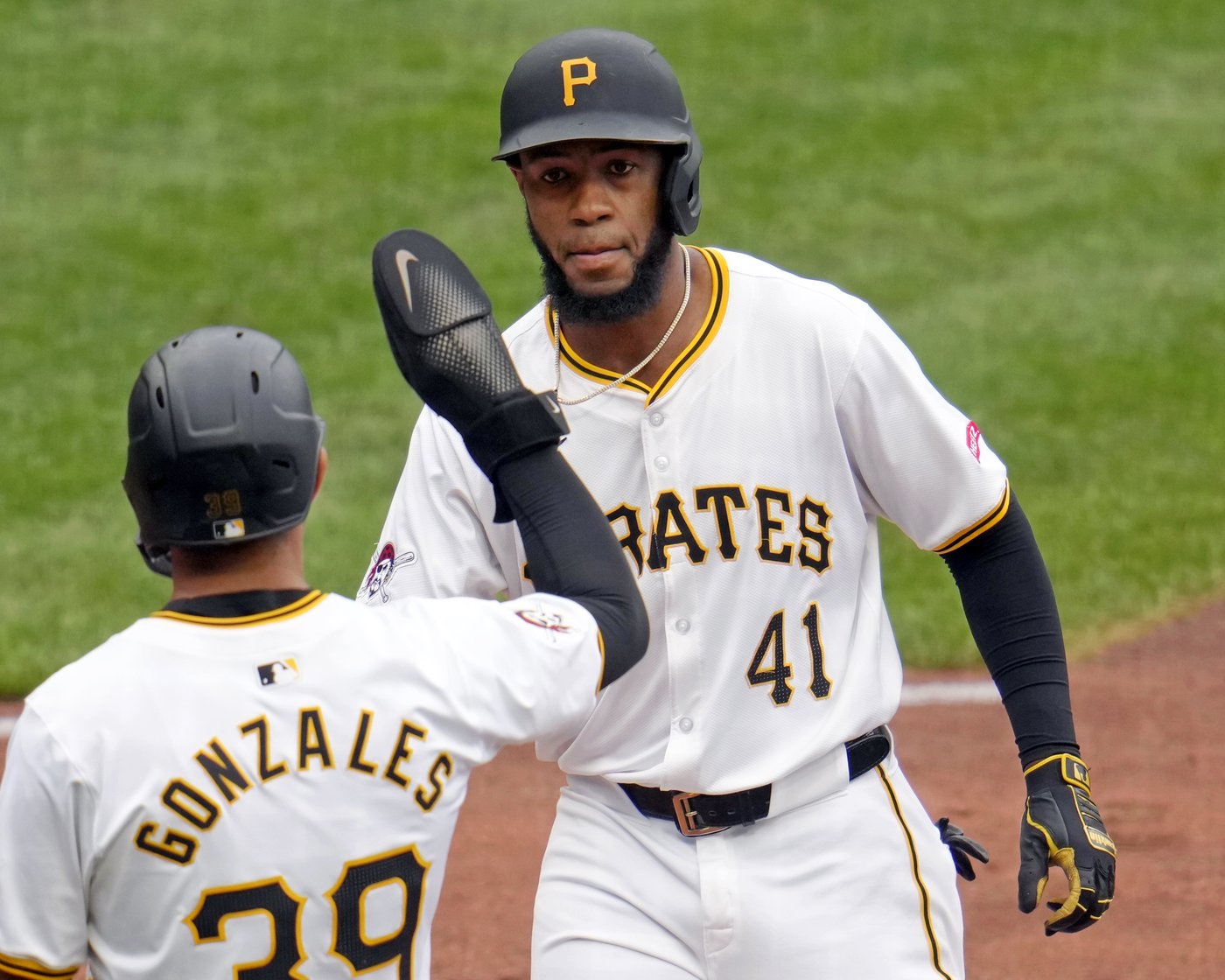 Civale pitches 6 shutout innings, Ortiz has 3 hits in Brewers' 5-2 win over Pirates | iNFOnews.ca