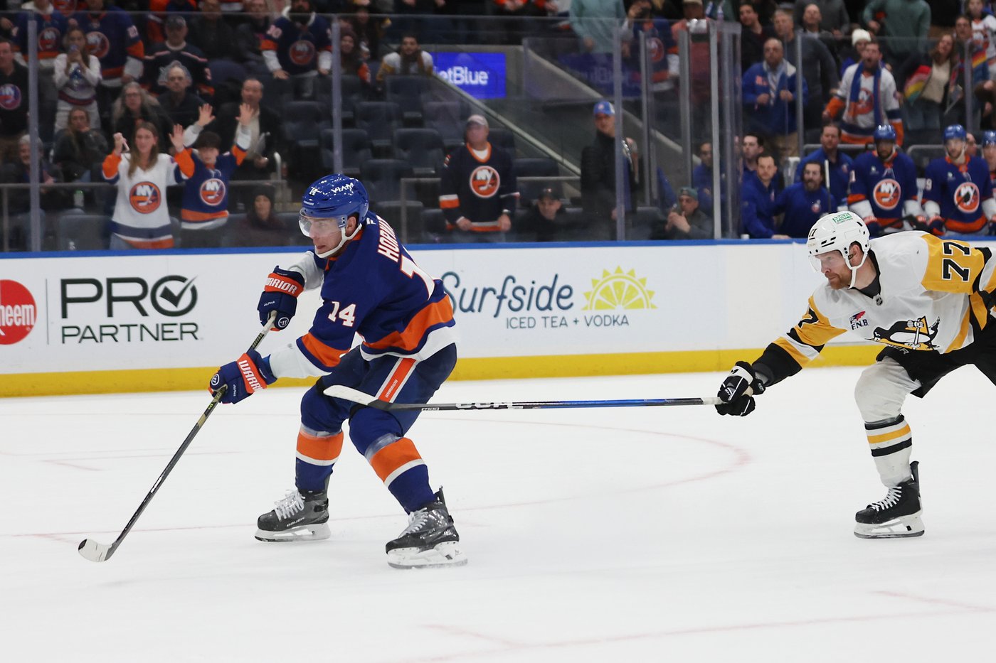 Avalanche acquire veteran D Brett Kulak from Pittsburgh for D Samuel Girard and a draft pick | iNFOnews.ca Avalanche acquire veteran D Brett Kulak from Pittsburgh for D Samuel Girard and a draft pick | iNFOnews.ca