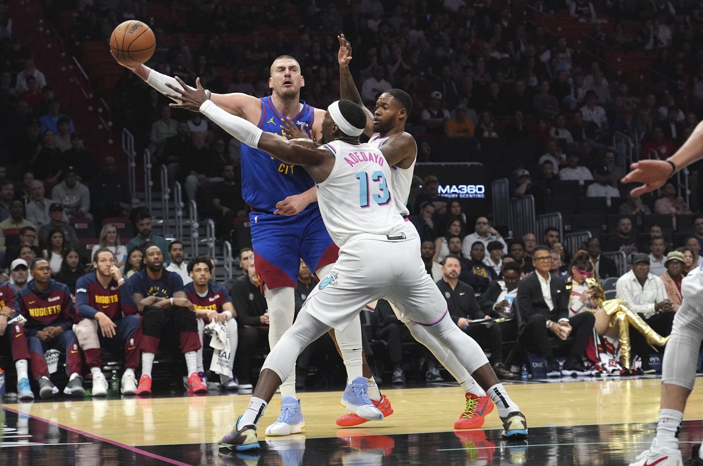 Murray scores 30 points, Jokic has another triple-double to help Nuggets roll past Butler and Heat | iNFOnews.ca