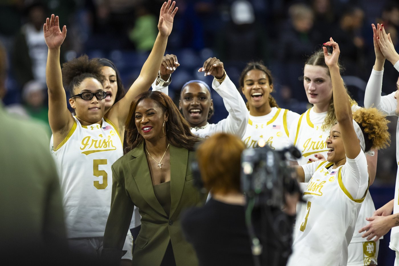 No. 3 Notre Dame women rout Virginia for Olivia Miles' 100th career win | iNFOnews.ca