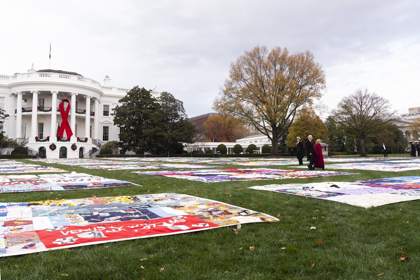 Biden has AIDS Memorial Quilt at White House to observe World AIDS Day | iNFOnews.ca Biden has AIDS Memorial Quilt at White House to observe World AIDS Day | iNFOnews.ca