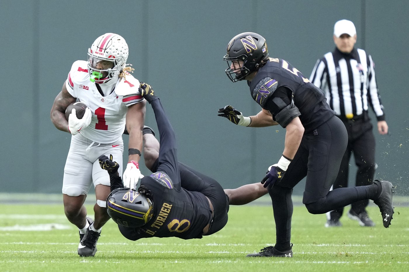 Will Howard helps No. 2 Ohio State rout Northwestern 31-7 at Wrigley Field | iNFOnews.ca