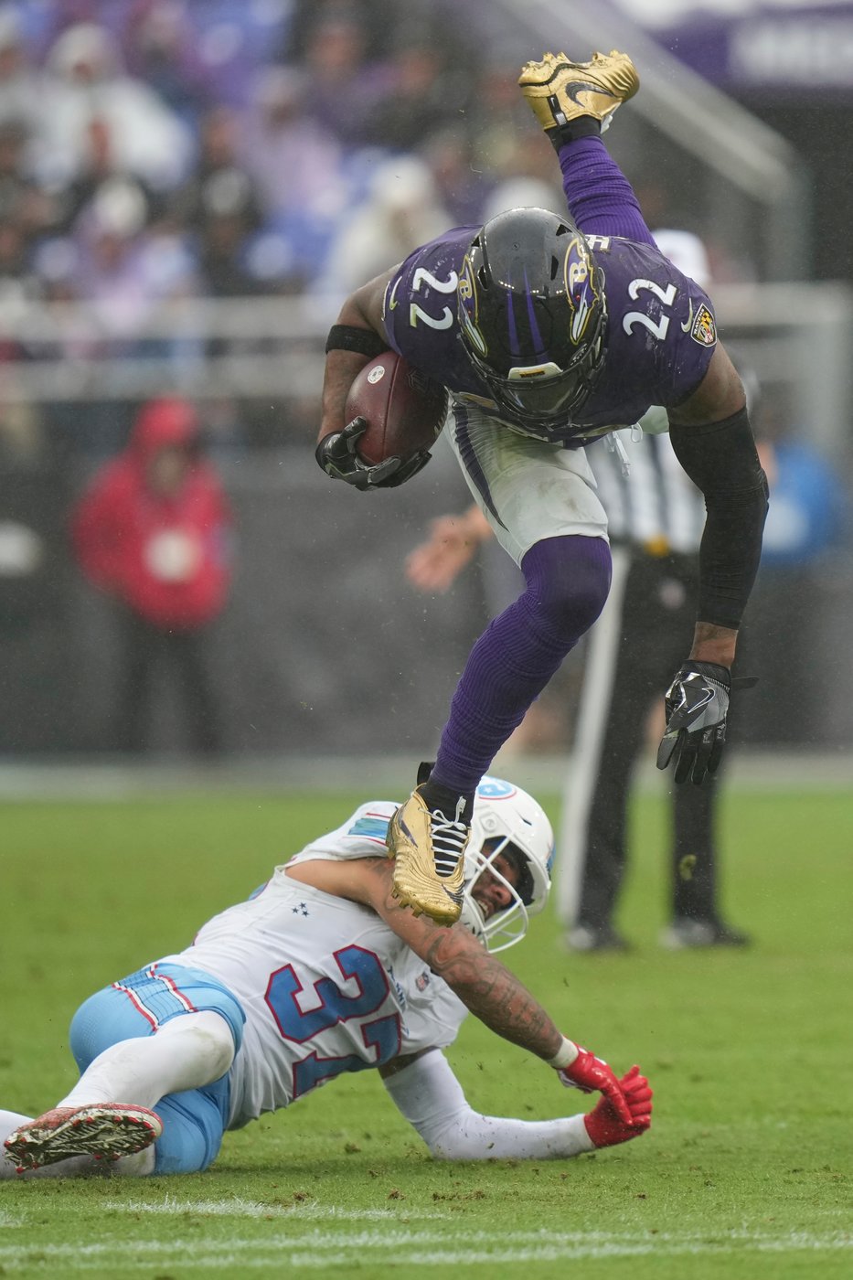 Ravens beat Titans 24-18 but lose Lamar Jackson to ankle injury. Henry scores against his old team | iNFOnews.ca