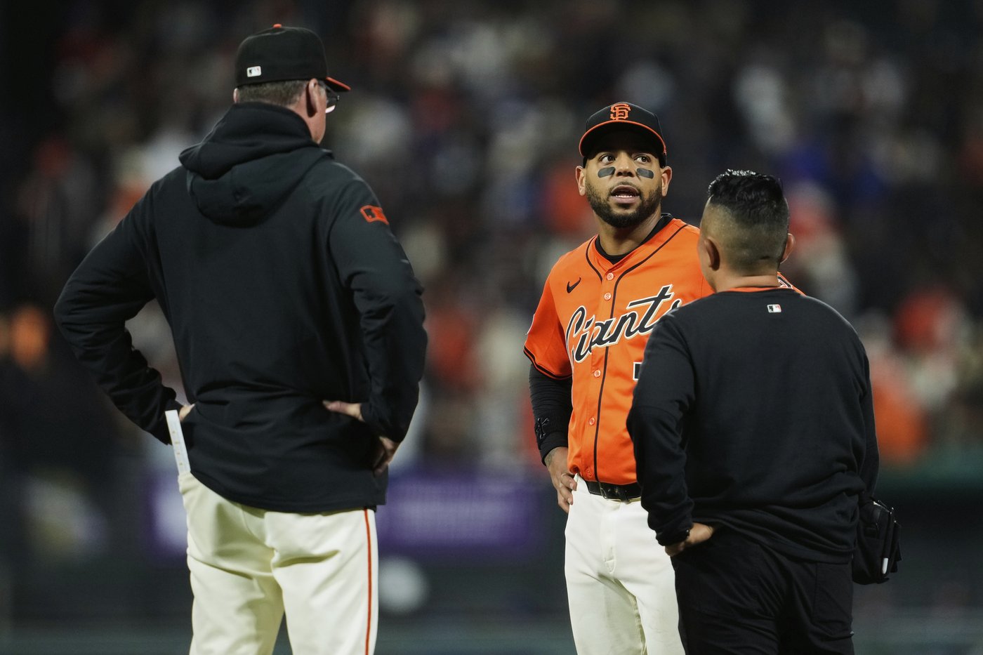 Giants infielder Dominic Smith goes on injured list with strained right hamstring | iNFOnews.ca