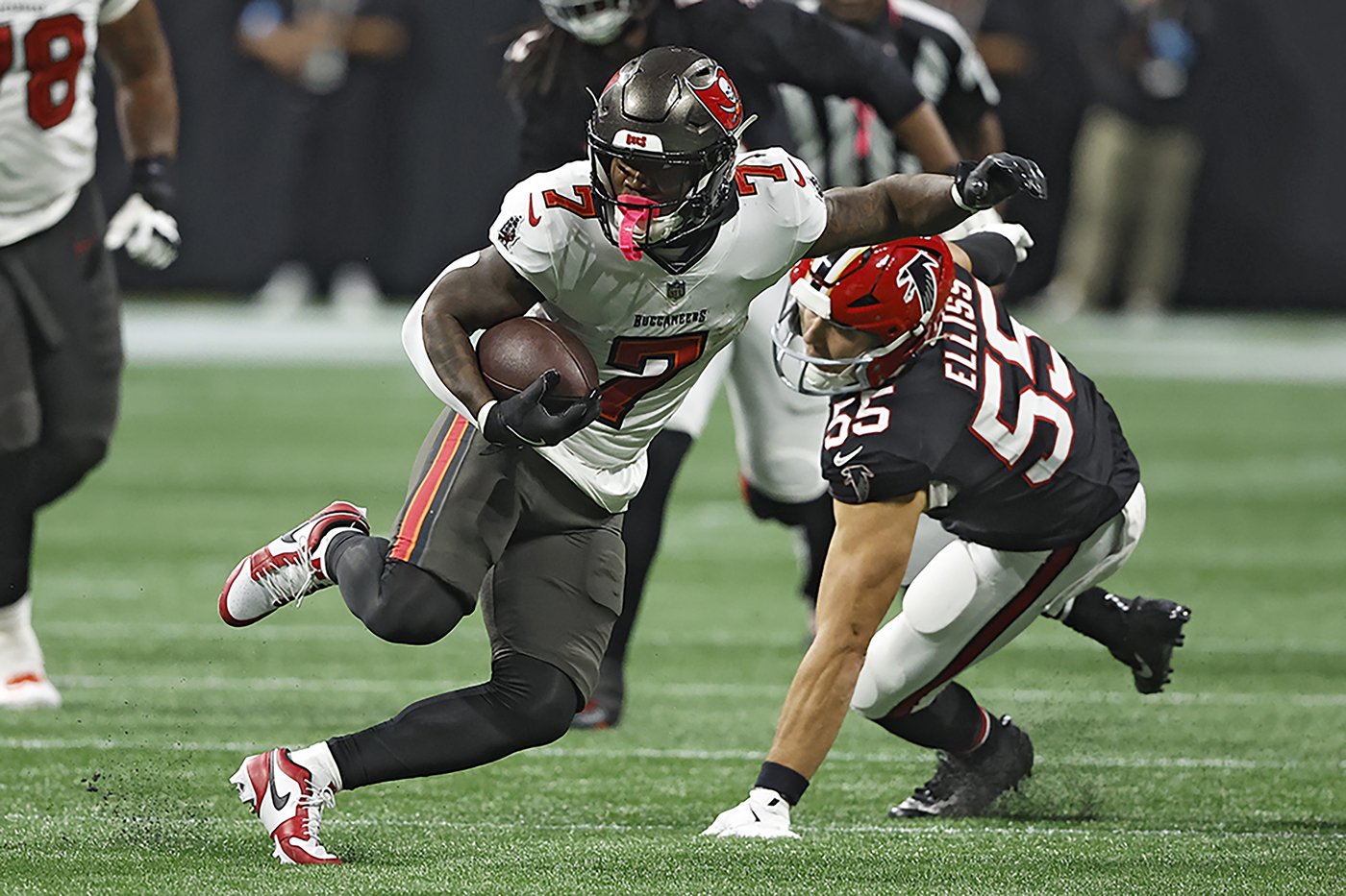 Too many missed tackles lead to big missed opportunity for Bucs in 36-30 OT loss to Falcons | iNFOnews.ca