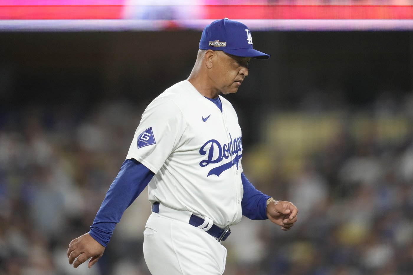 Dodgers manager Roberts says it's 'bothersome' that Machado seemed to throw ball at him in dugout | iNFOnews.ca Dodgers manager Roberts says it's 'bothersome' that Machado seemed to throw ball at him in dugout | iNFOnews.ca