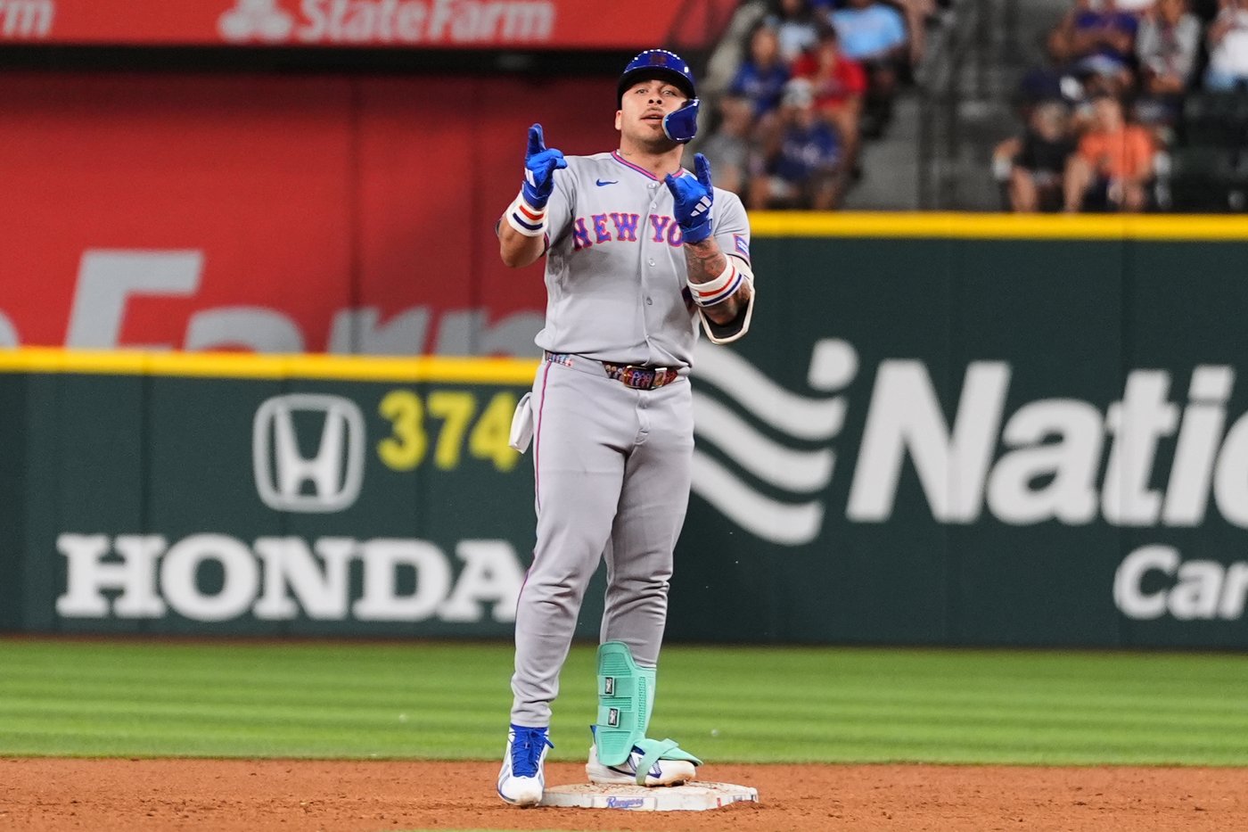 Mets win 1st game after Andy Green named full-time manager, beating AL West-leading Rangers 6-3 | iNFOnews.ca Mets win 1st game after Andy Green named full-time manager, beating AL West-leading Rangers 6-3 | iNFOnews.ca