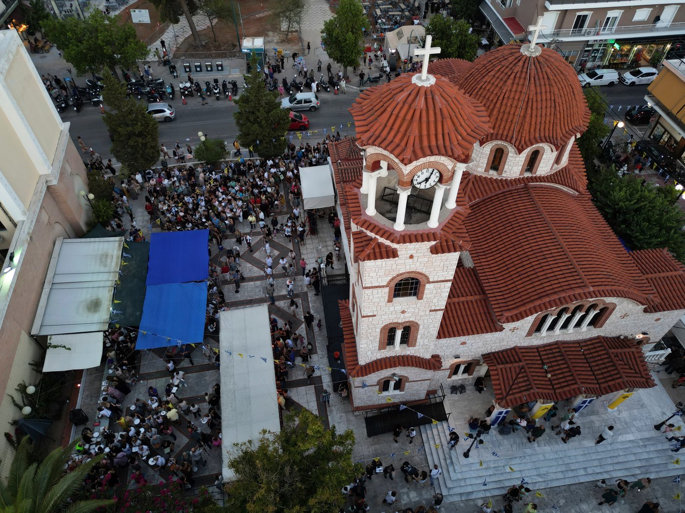 For everything from troubled hearts to lost keys, Greeks bake cakes for a wish-granting saint | iNFOnews.ca