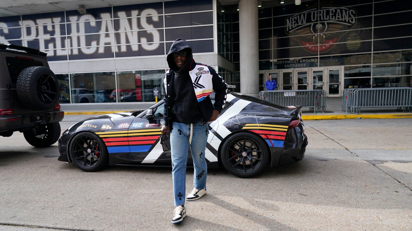 Fashion forward: Eyes on tunnel 'fits' when Saints and Steelers dress to impress for Paris game | iNFOnews.ca