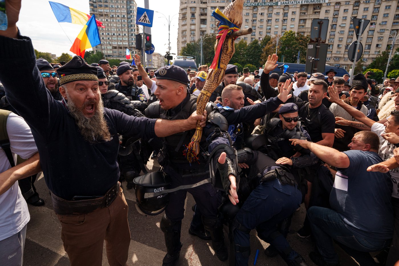 Photos of Romanian farmers protesting export restrictions | iNFOnews.ca