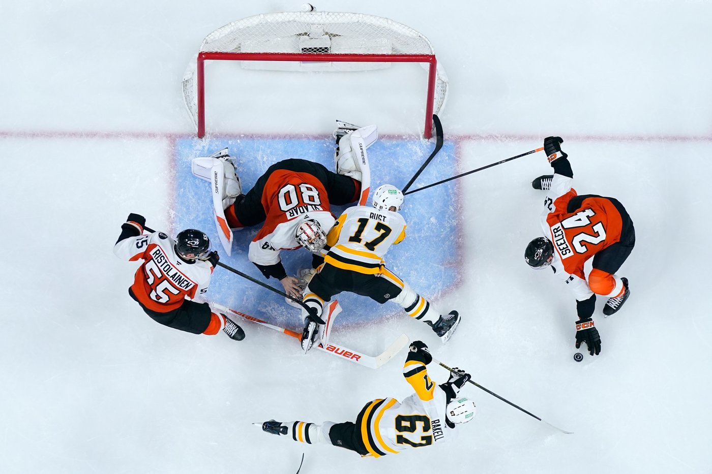Flyers move to brink of sweep of Penguins with Game 3 win as Vladar shakes off injury in net | iNFOnews.ca