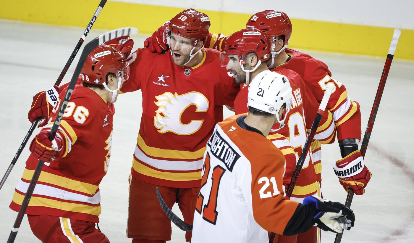 Huberdeau scores twice, Wolf has 37 saves in Flames' 6-3 win over Flyers | iNFOnews.ca Huberdeau scores twice, Wolf has 37 saves in Flames' 6-3 win over Flyers | iNFOnews.ca