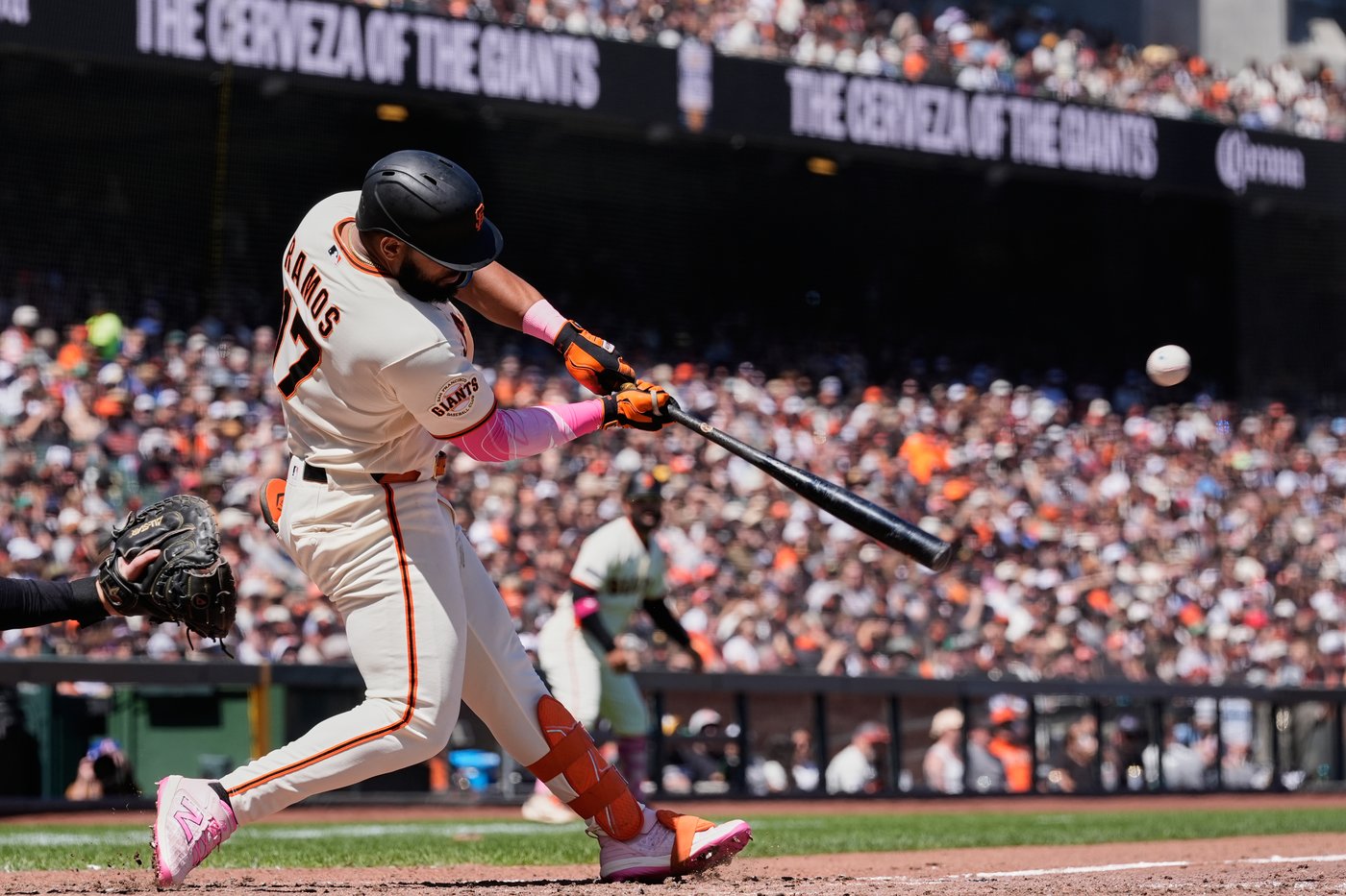 Jesús Rodríguez's RBI single helps the Giants rally to beat the Pirates 7-6 in 12 innings | iNFOnews.ca Jesús Rodríguez's RBI single helps the Giants rally to beat the Pirates 7-6 in 12 innings | iNFOnews.ca
