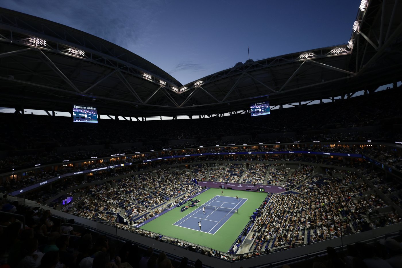 Venus and Serena Williams put on a show in thrilling US Open return, in photos | iNFOnews.ca