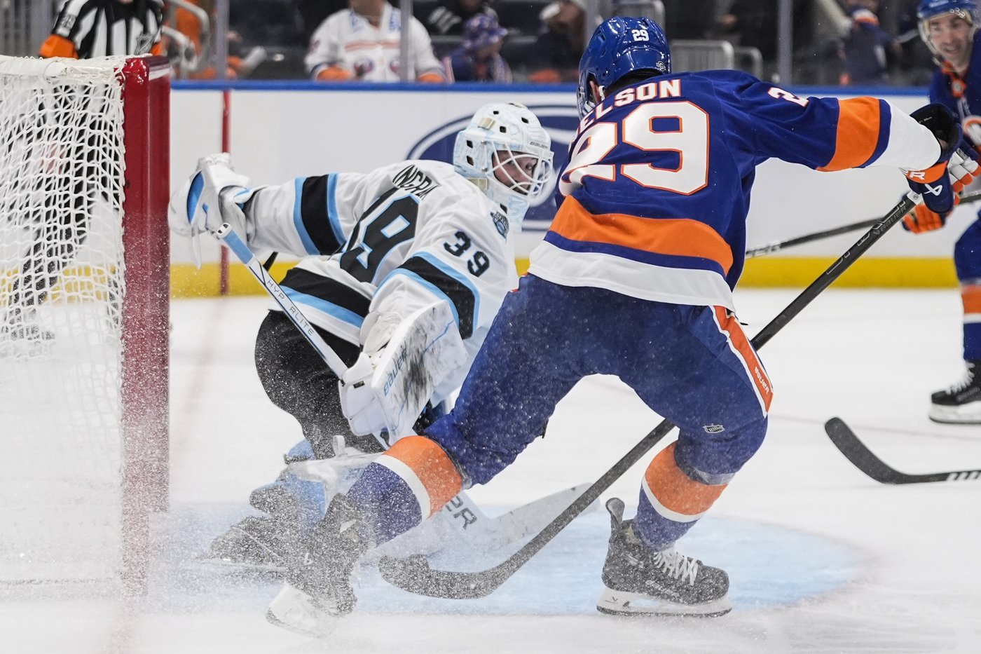 Dylan Guenther scores twice, Utah outlasts Islanders 5-4 in OT to improve to 2-0 | iNFOnews.ca