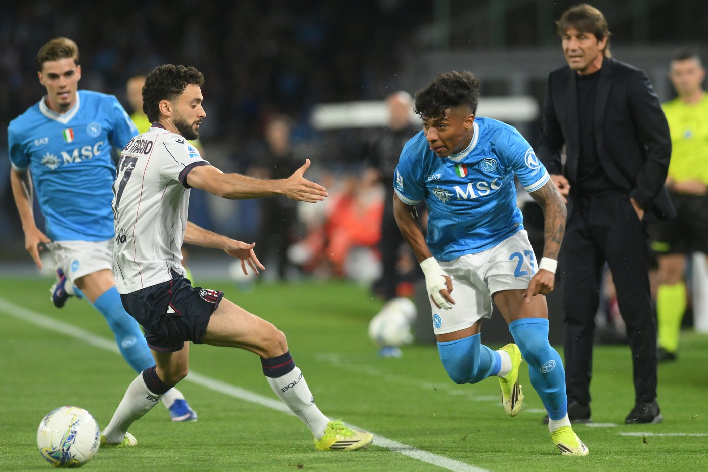 Acrobatic late goal gives Bologna surprise win at Napoli | iNFOnews.ca Acrobatic late goal gives Bologna surprise win at Napoli | iNFOnews.ca