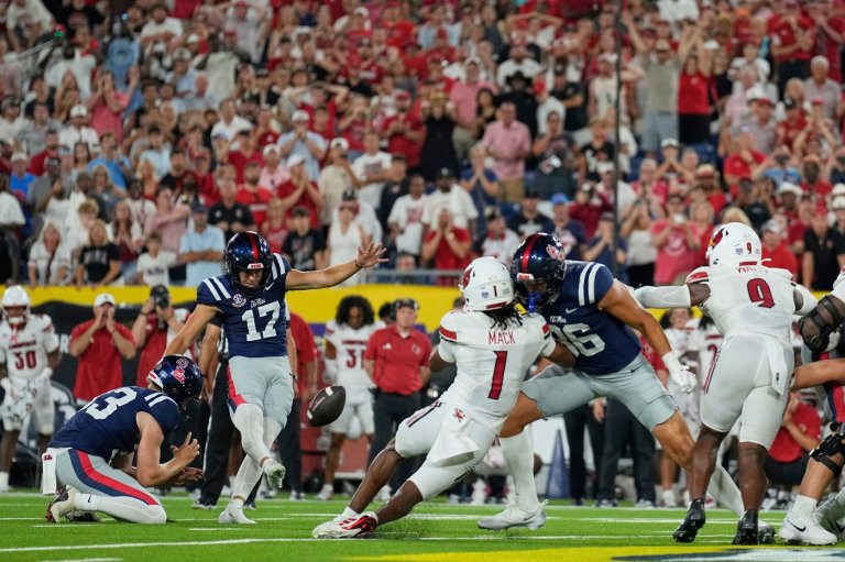 Wild 2nd half ends with Carneiro’s 48-yard winner for No. 9 Ole Miss over No. 24 Louisville | iNFOnews.ca