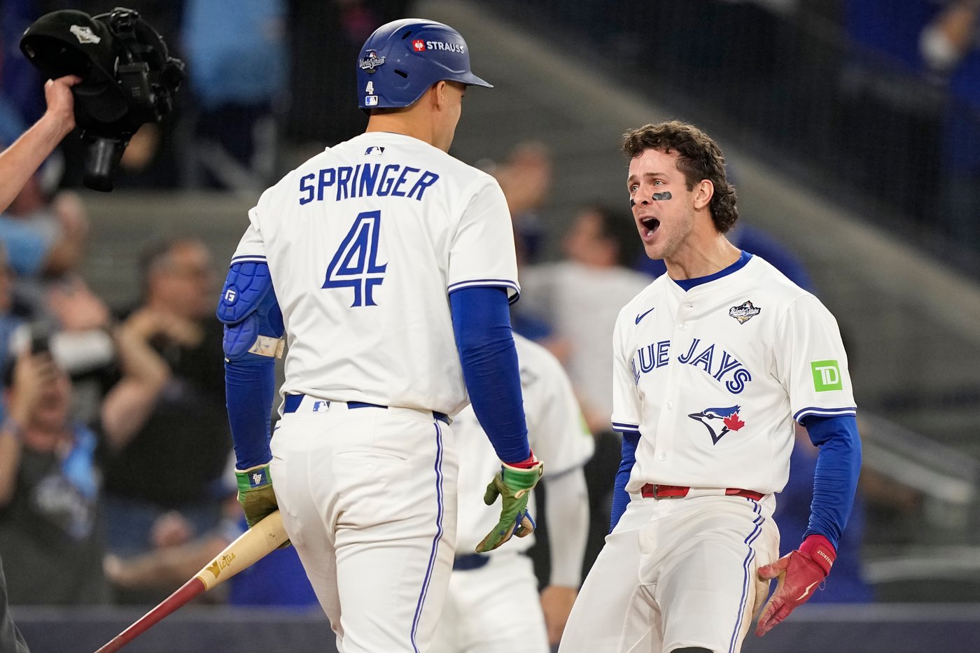 Rogers: Average audience of 10.9 million tuned in for Game 7 of World Series | iNFOnews.ca Rogers: Average audience of 10.9 million tuned in for Game 7 of World Series | iNFOnews.ca
