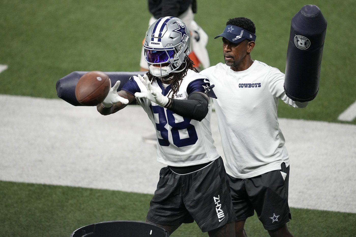 Dolphins hiring former Cowboys receivers coach Robert Prince for same position, AP source says | iNFOnews.ca Dolphins hiring former Cowboys receivers coach Robert Prince for same position, AP source says | iNFOnews.ca