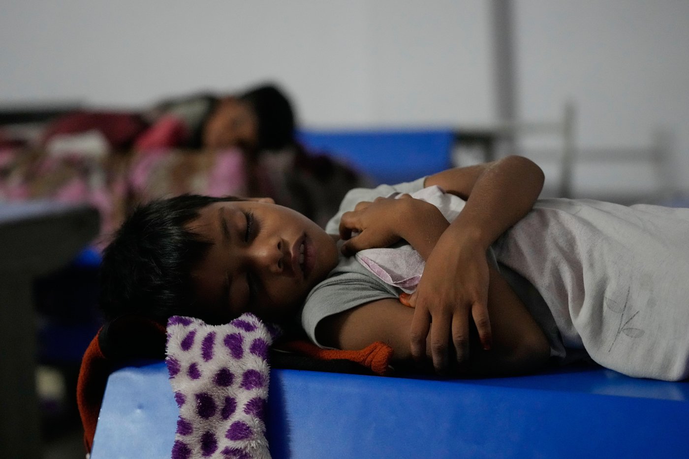 India evacuates tens of thousands as Cyclone Arnab nears eastern coast in Andhra Pradesh state | iNFOnews.ca