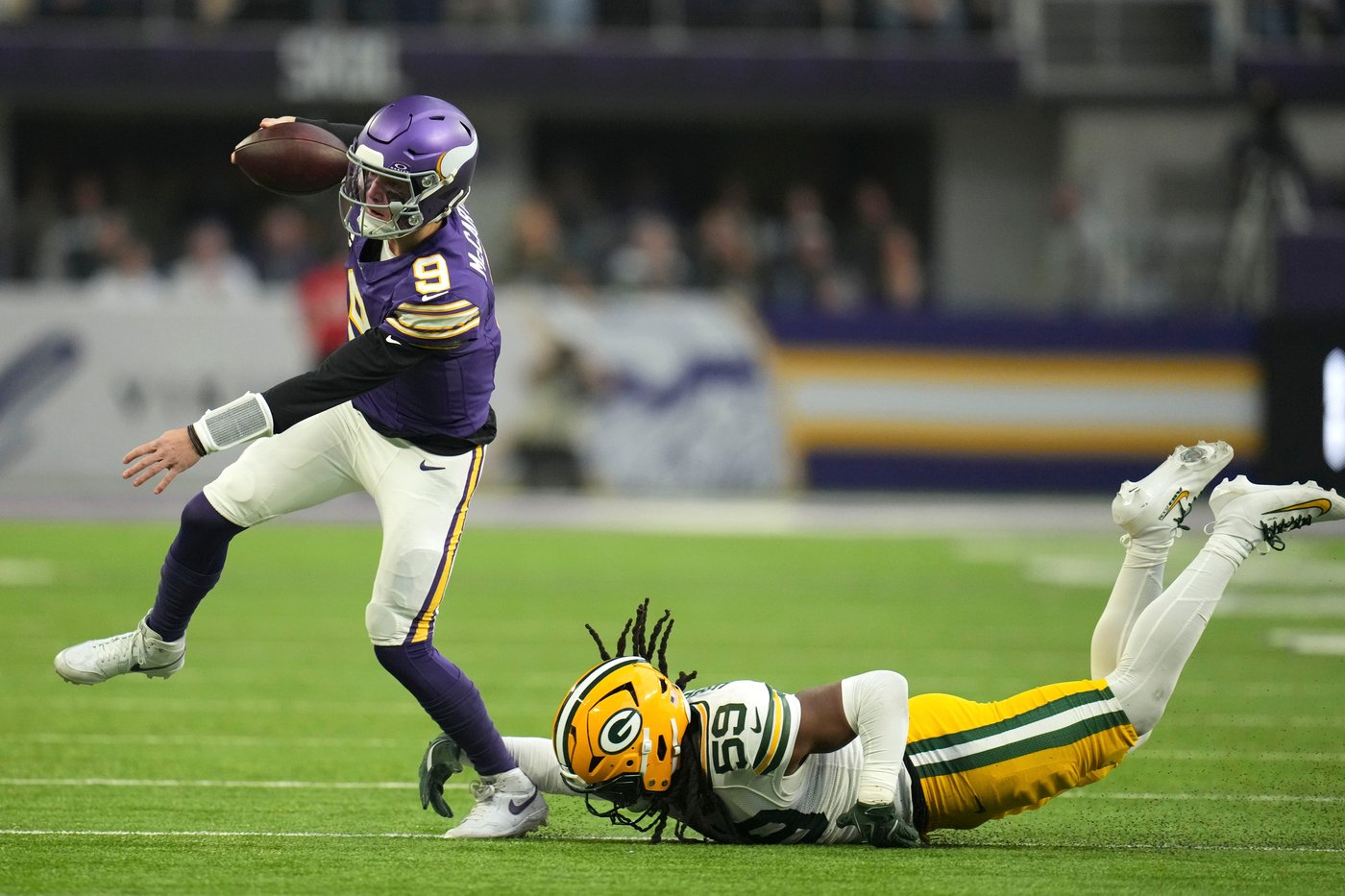 Do the Vikings know if McCarthy is worth committing to? His bruising, unsteady debut left a mystery | iNFOnews.ca Do the Vikings know if McCarthy is worth committing to? His bruising, unsteady debut left a mystery | iNFOnews.ca