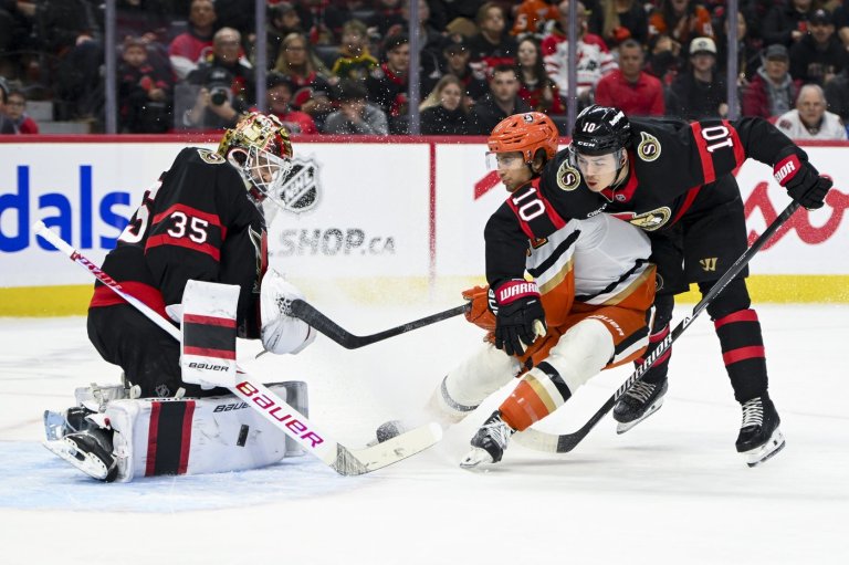 Ullmark earns second shutout of the season as Senators blank Ducks 2-0 | iNFOnews.ca