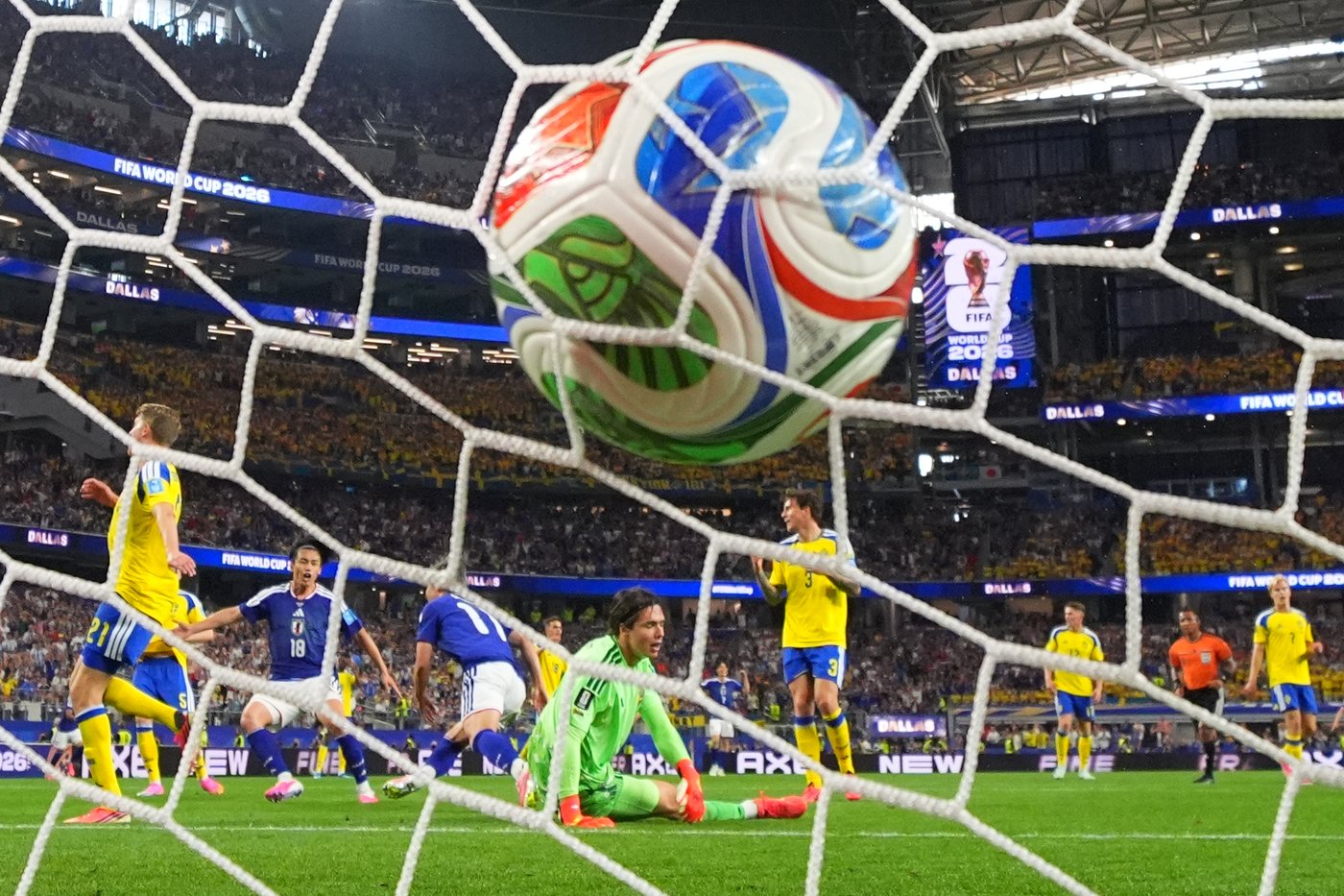 Japan and Sweden play to 1-1 draw as both advance to knockout round at the World Cup | iNFOnews.ca