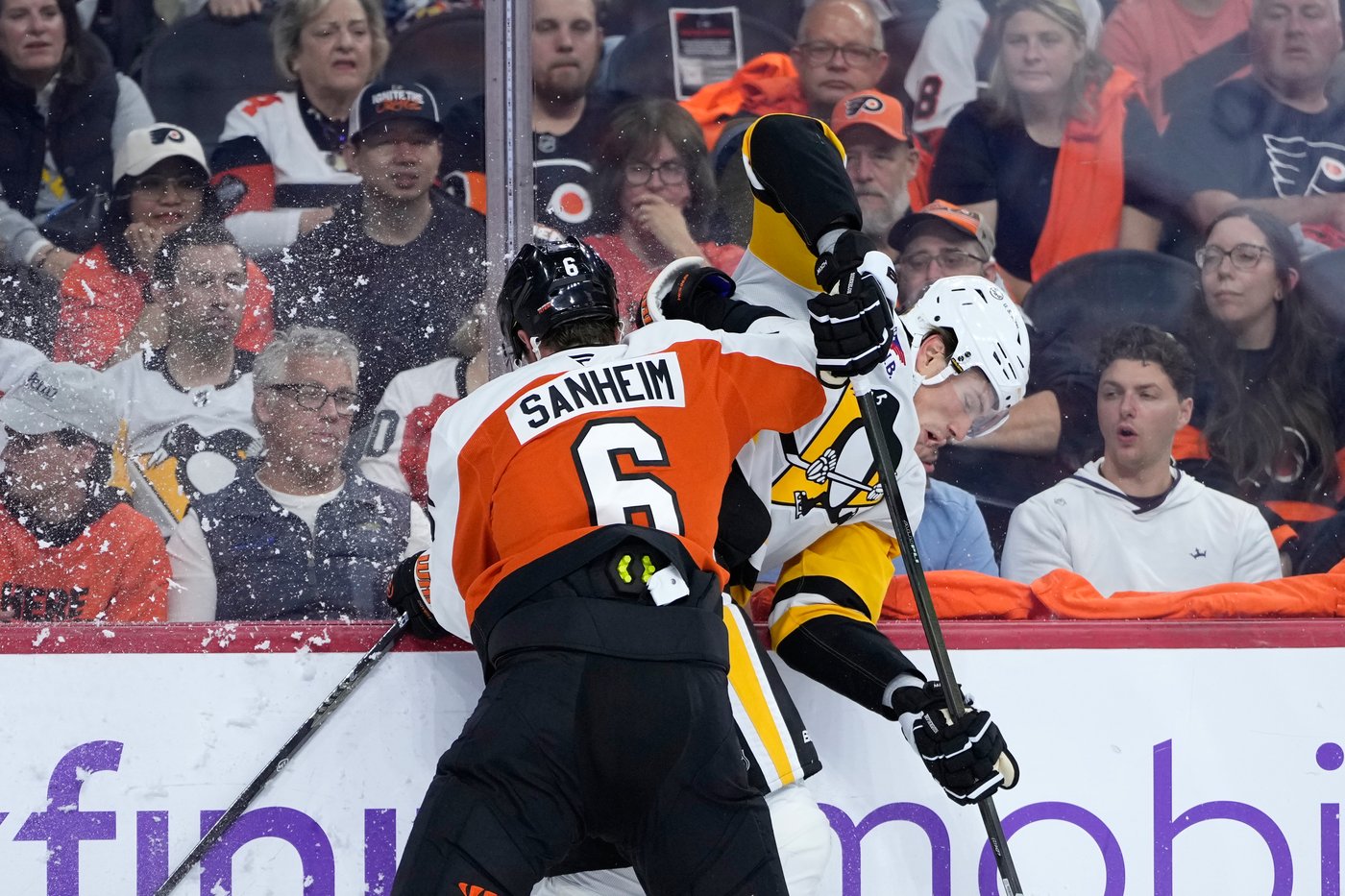 Malkin scores, Silovs stops 19 shots as Penguins pile on in 7-0 win over Flyers in teams' opener | iNFOnews.ca