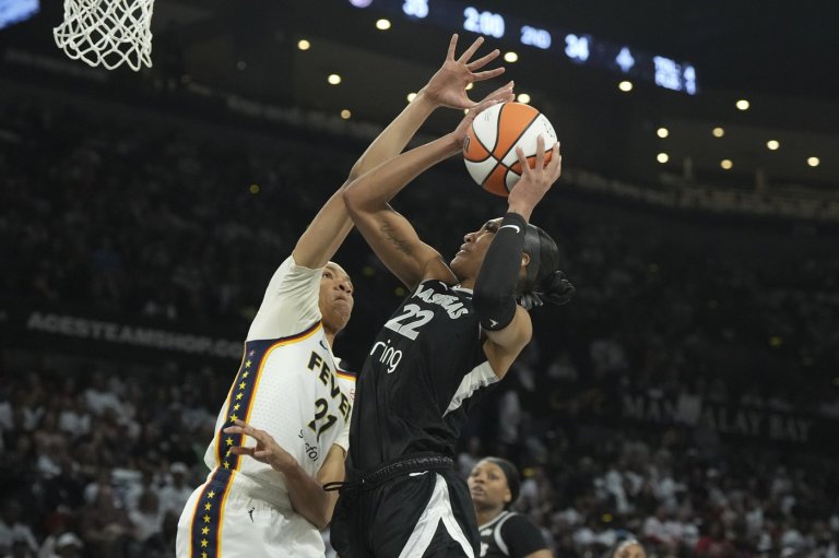 Kelsey Mitchell scores 34 points, leads Fever to Game 1 upset win over Aces, 89-73 | iNFOnews.ca