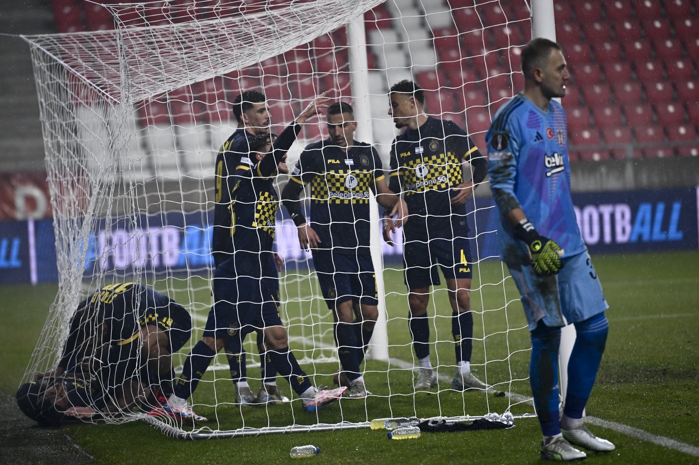 Hojlund scores 2 for Man United to give Amorim winning home debut in Europa League | iNFOnews.ca