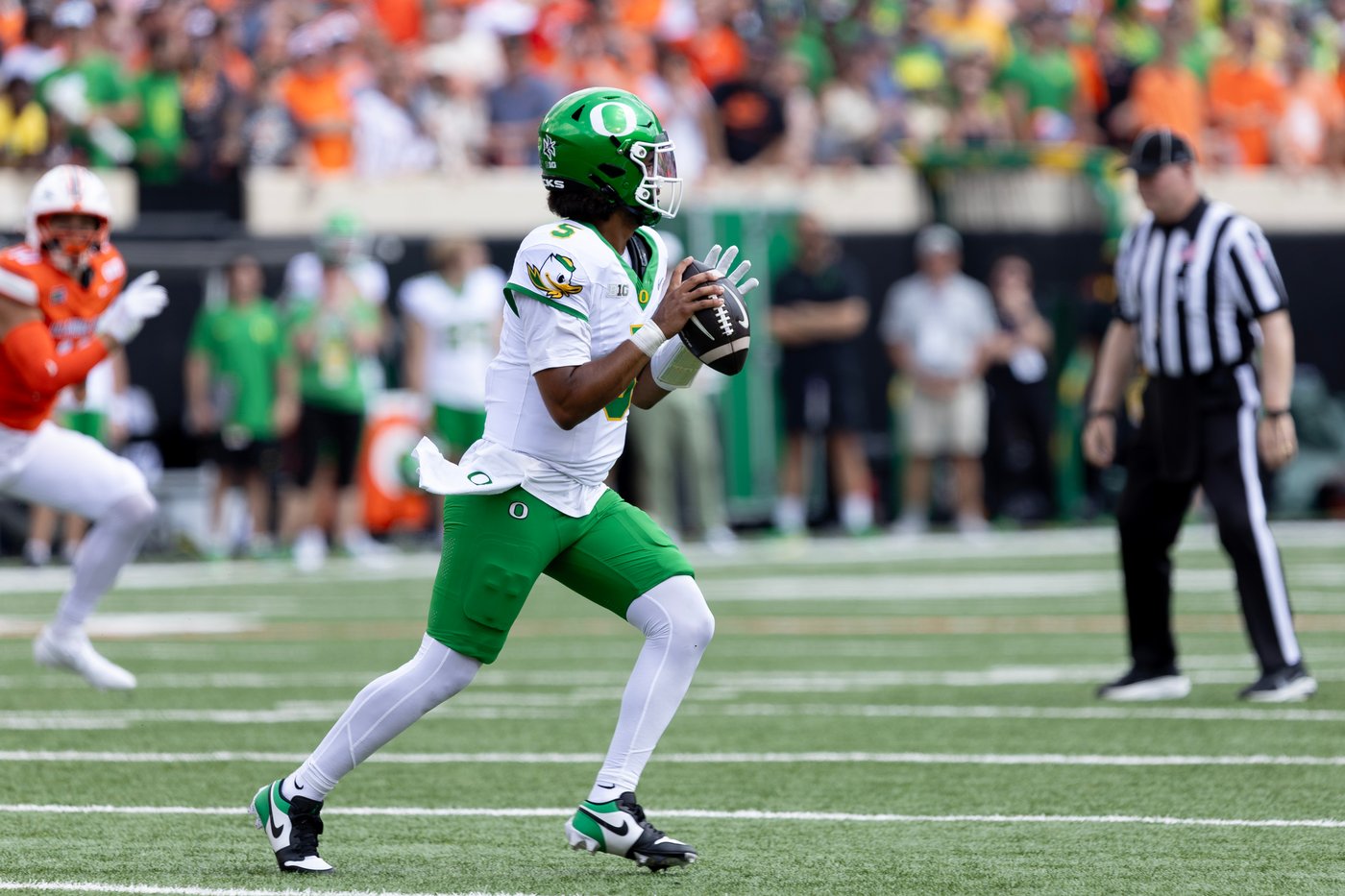 The No. 21 Ducks convened a player-led meeting after losing to Oklahoma State | iNFOnews.ca
