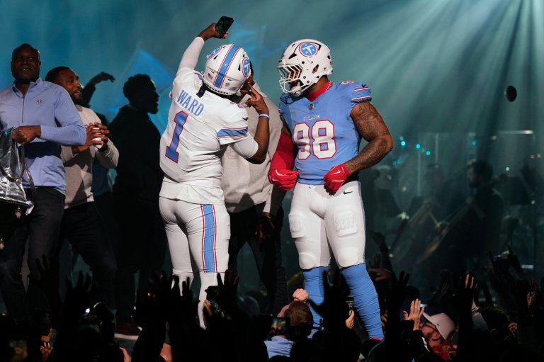 Titans unveil new uniforms and logos to go with new coach and new stadium opening in 2027 | iNFOnews.ca