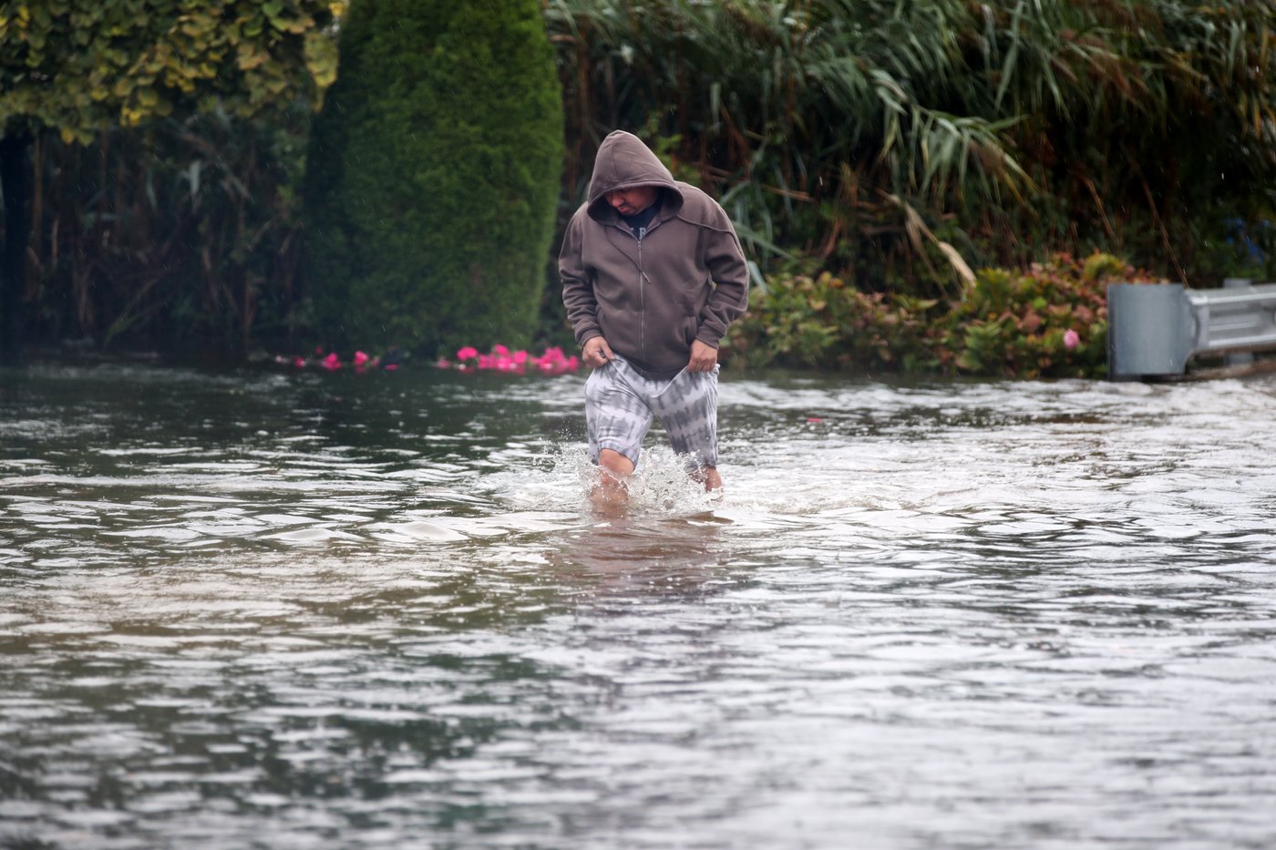 Powerful nor'easter causes coastal flooding and knocks out power to parts of the northeast US | iNFOnews.ca Powerful nor'easter causes coastal flooding and knocks out power to parts of the northeast US | iNFOnews.ca