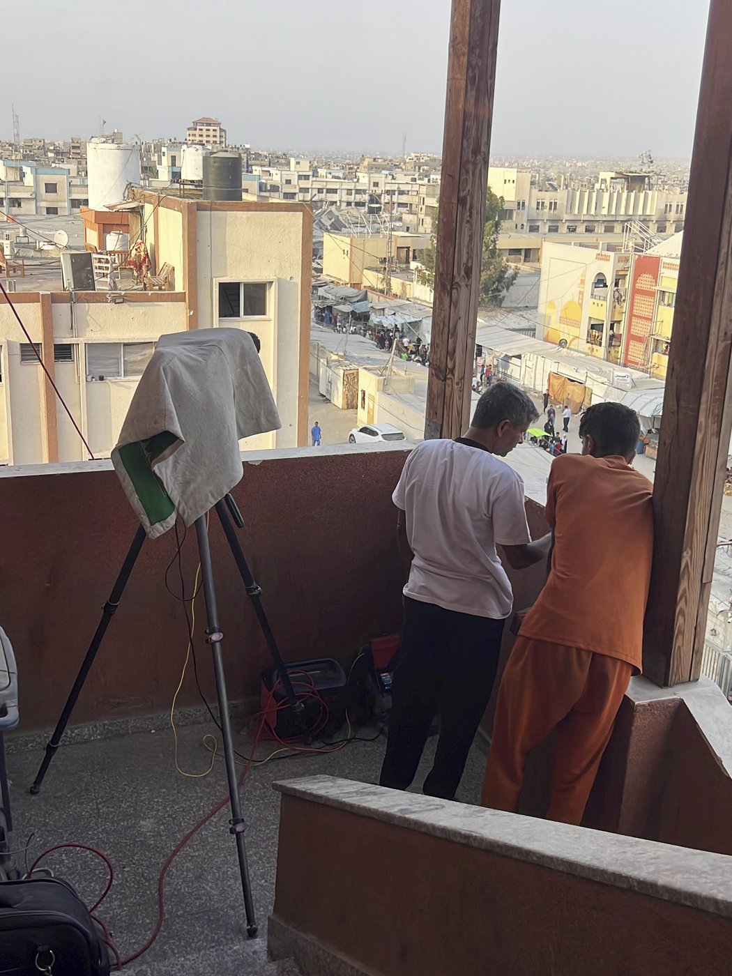 Takeaways from AP reporting on Israeli strike on Gaza hospital that killed journalists and medics | iNFOnews.ca