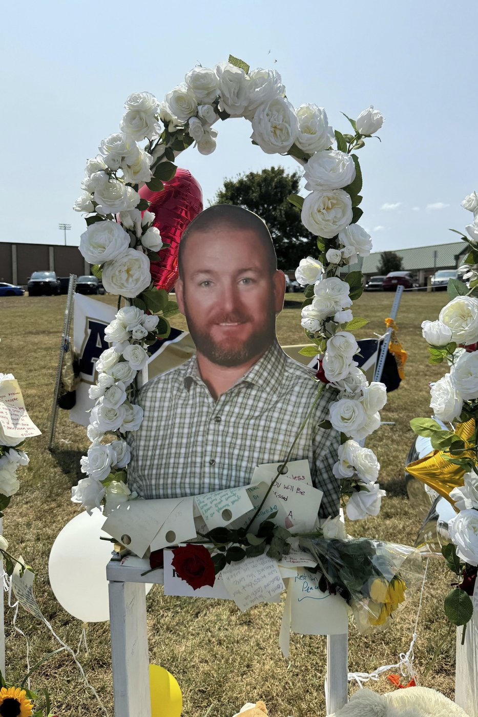 A funeral mass is held for a teen boy killed in a Georgia high school shooting | iNFOnews.ca